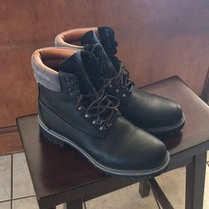 Men’s size 10 Timberland boots
